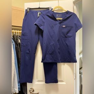 Figs yola pants (XSP) and one pocket top (XS)